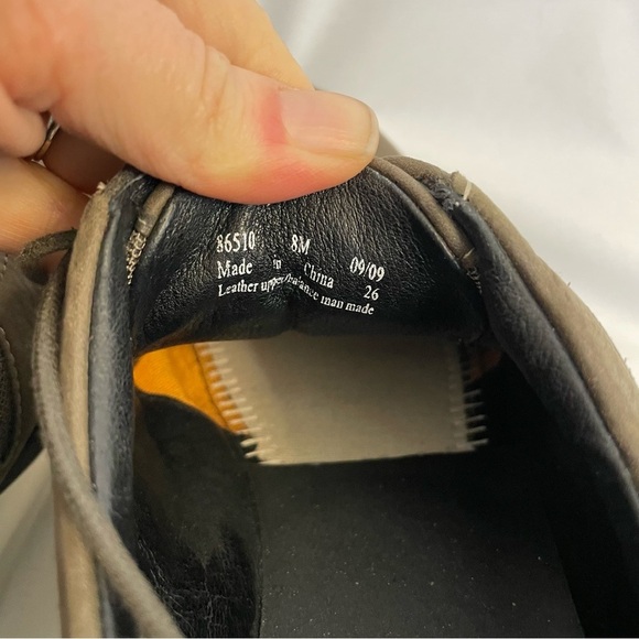 CLARKS Women’s Wave Olive Leather Lace Up Sneaker Shoe Size 8 - Picture 10 of 11